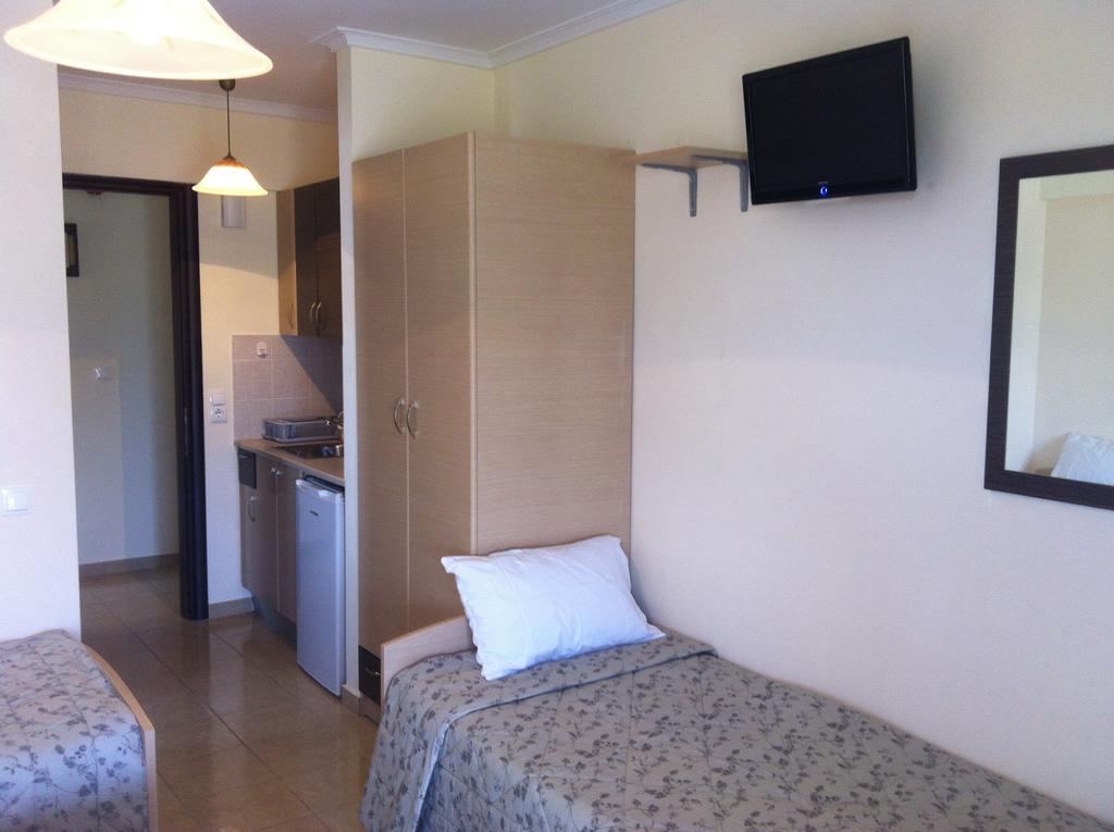 Rooms Lazos Olympiakí Aktí Pokoj fotografie